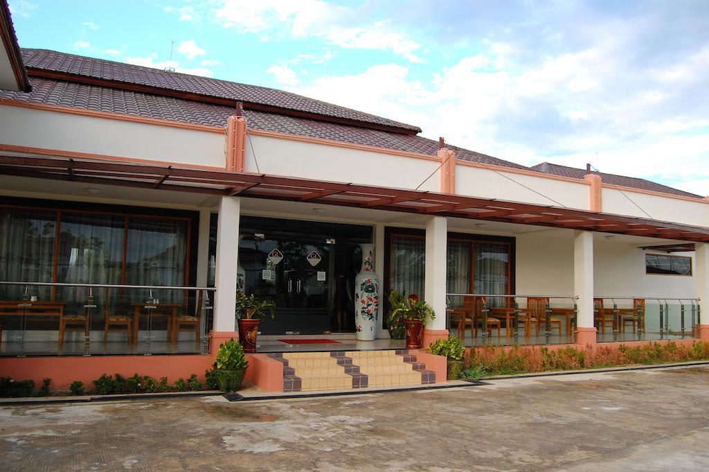 Naypyidaw The Golden Lake Hotel מראה חיצוני תמונה