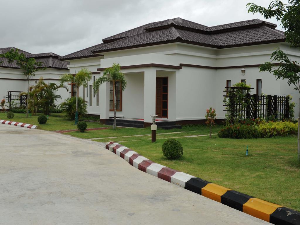 Naypyidaw The Golden Lake Hotel מראה חיצוני תמונה