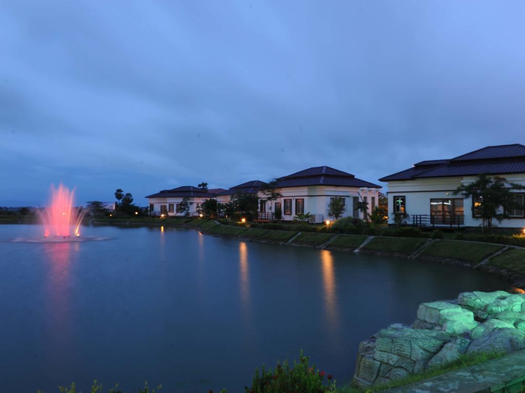 Naypyidaw The Golden Lake Hotel מראה חיצוני תמונה