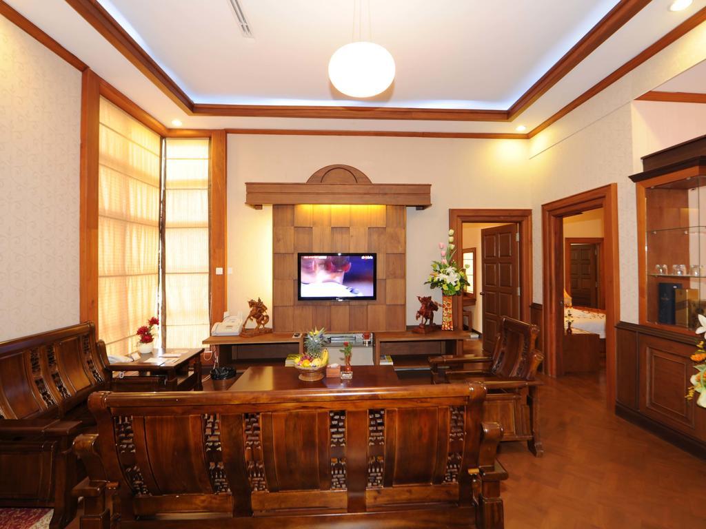 Naypyidaw The Golden Lake Hotel מראה חיצוני תמונה