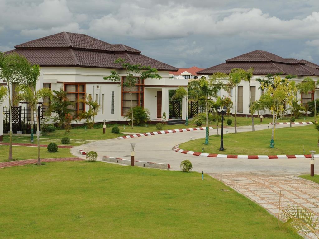 Naypyidaw The Golden Lake Hotel מראה חיצוני תמונה