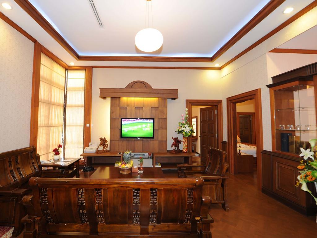 Naypyidaw The Golden Lake Hotel מראה חיצוני תמונה