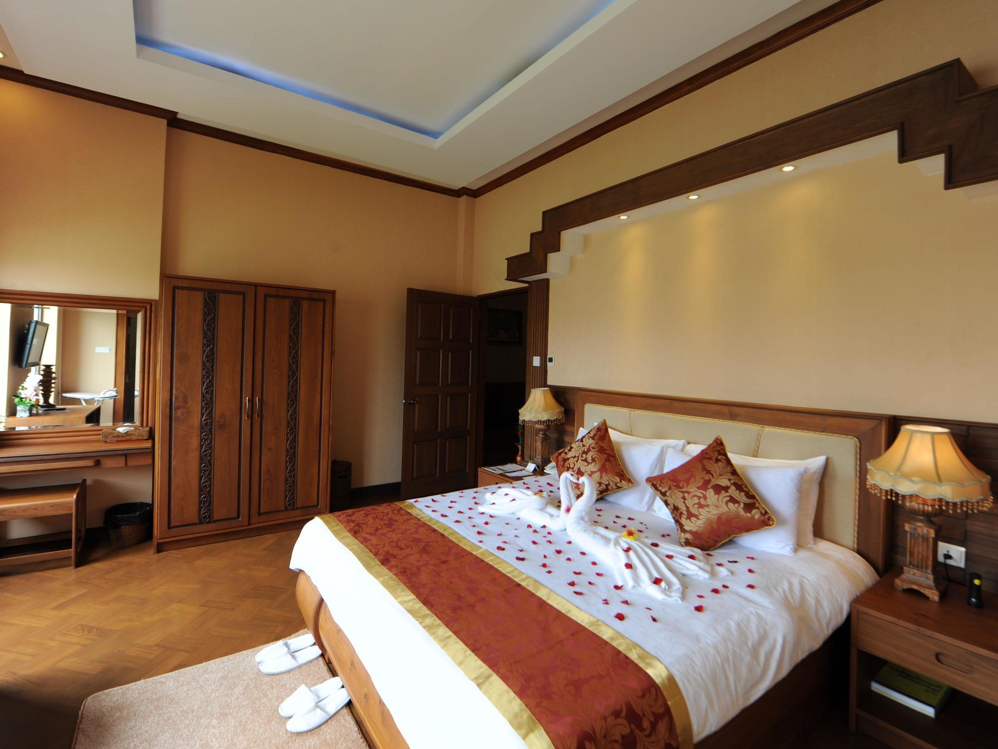 Naypyidaw The Golden Lake Hotel מראה חיצוני תמונה