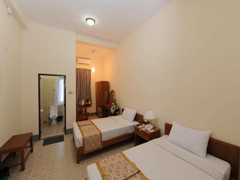 Naypyidaw The Golden Lake Hotel מראה חיצוני תמונה