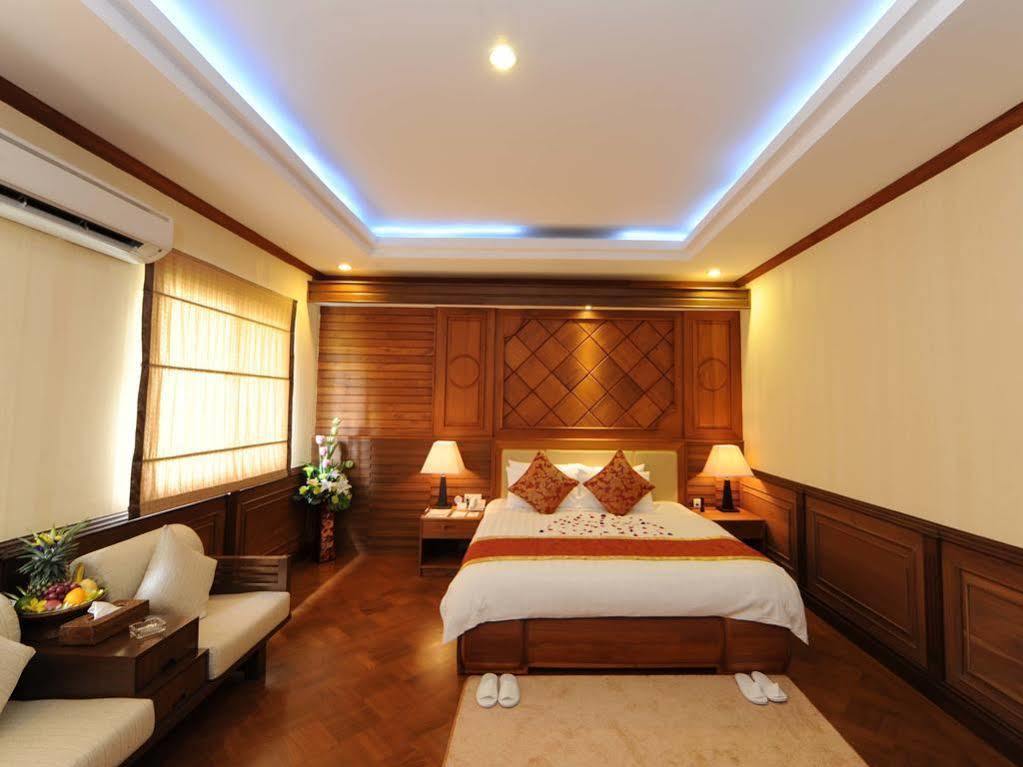 Naypyidaw The Golden Lake Hotel מראה חיצוני תמונה